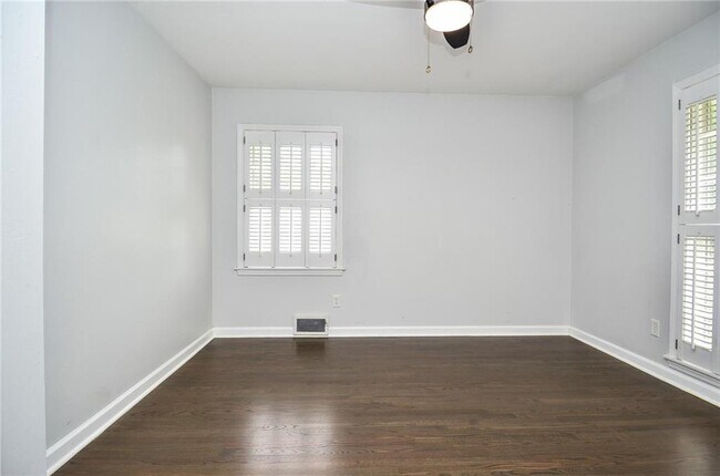 Building Photo - 2079 Street De Ville