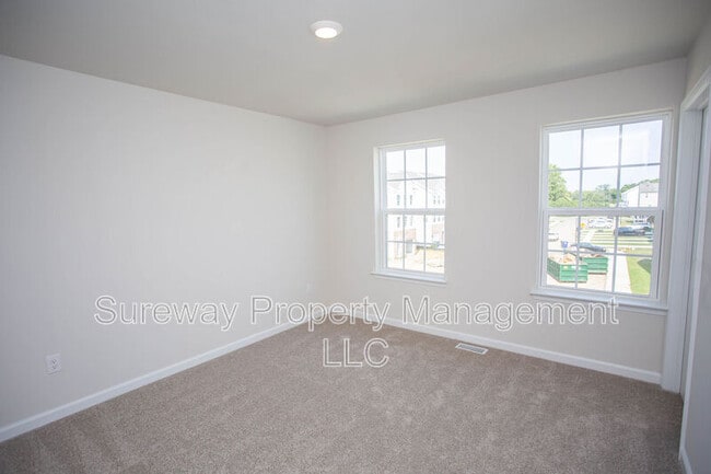 Building Photo - 234 Macoun Way