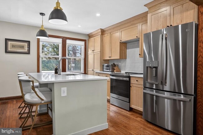 Building Photo - 32 Farragut Pl NW