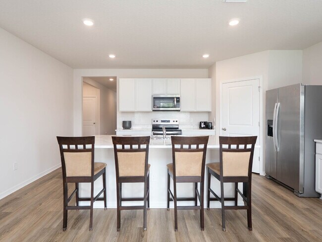 Building Photo - 4 Bedroom, 2 Bathroom home For Rent in Parrish