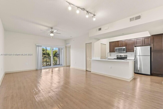 Building Photo - 320 Franklin Club Dr