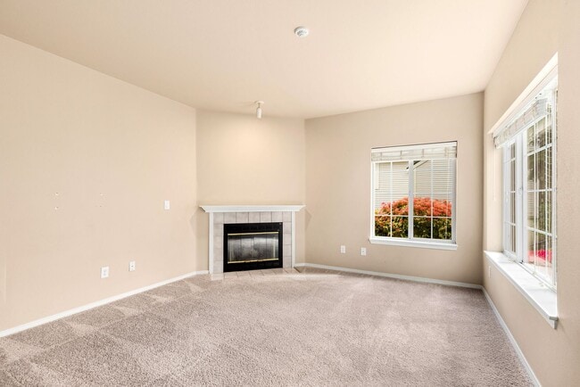 Building Photo - 10909 Avondale Rd NE