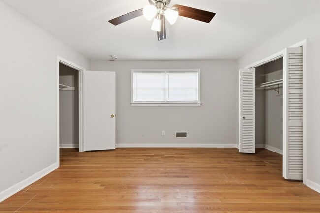 Building Photo - Charming 2-Bedroom Home with Hardwood Floors in North Highland Park
