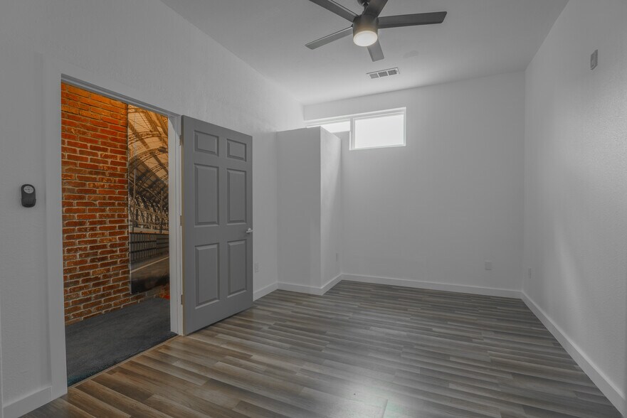 Building Photo - 7240 W Custer Ave