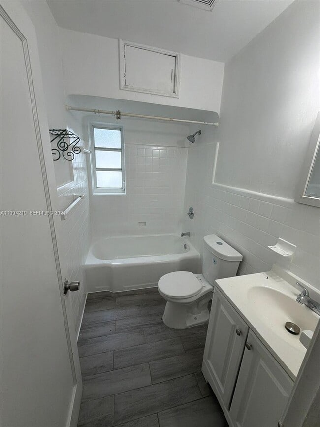 Building Photo - 1026 NW 50th St