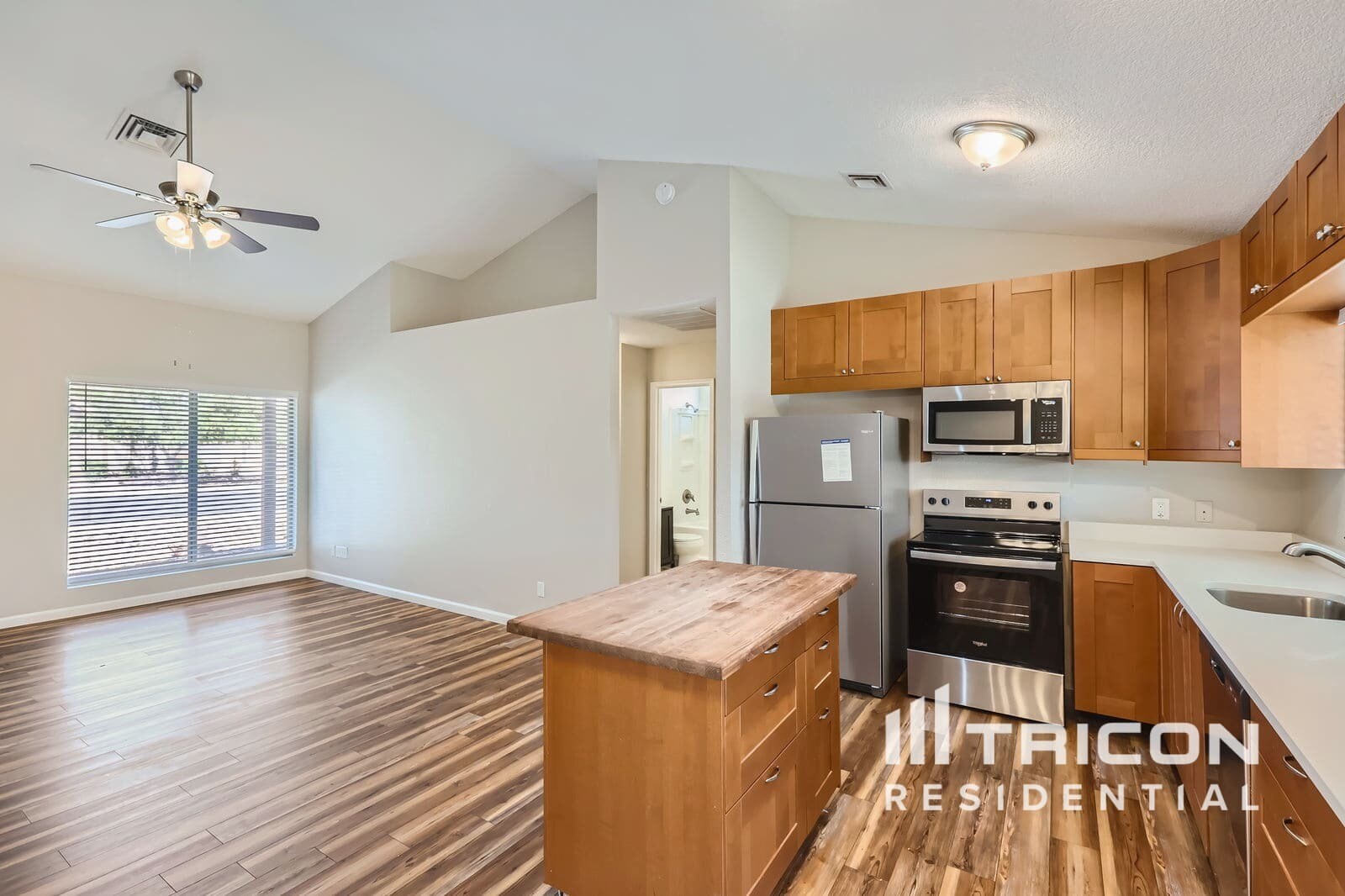 Building Photo - 673 E Estrella Dr
