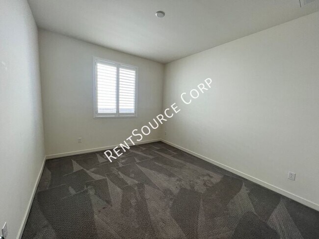 Building Photo - 45016 Marbella St