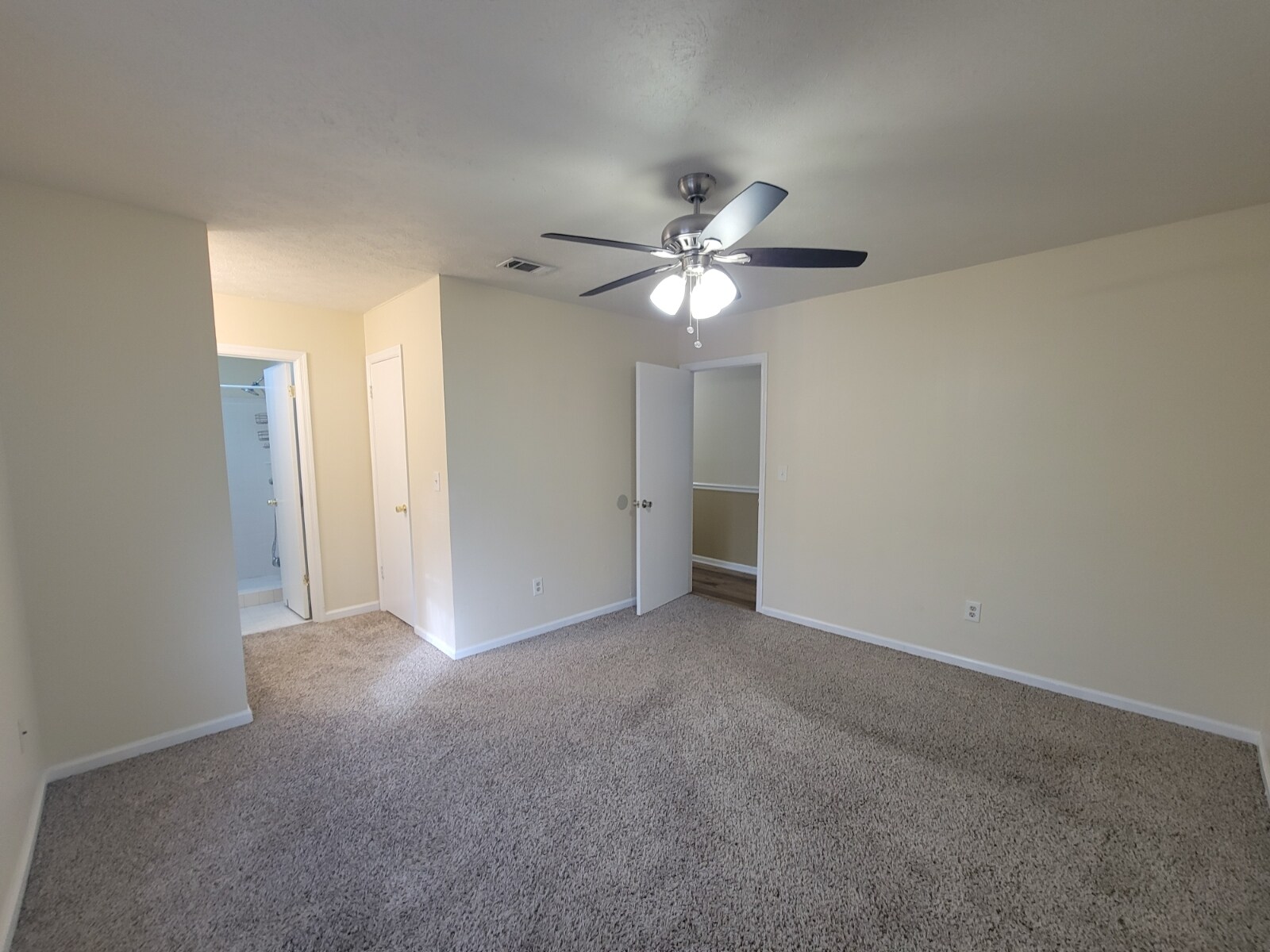 Building Photo - 3727 Greentree Pl