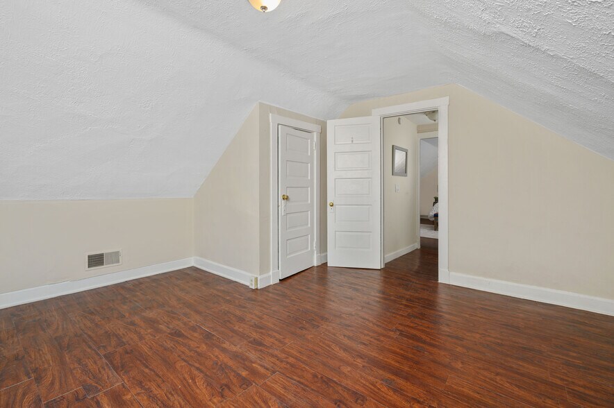 Building Photo - 4328 Brownway Ave