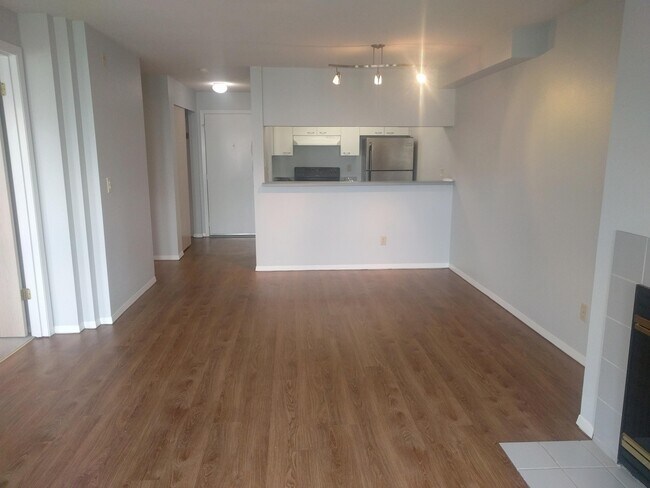 Building Photo - Gorgeous 1BDR in the heart of Queen Anne!