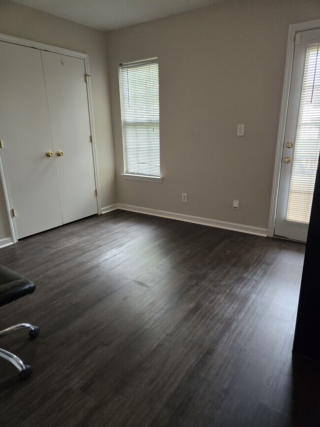 Building Photo - 9749 Campus Walk Ln