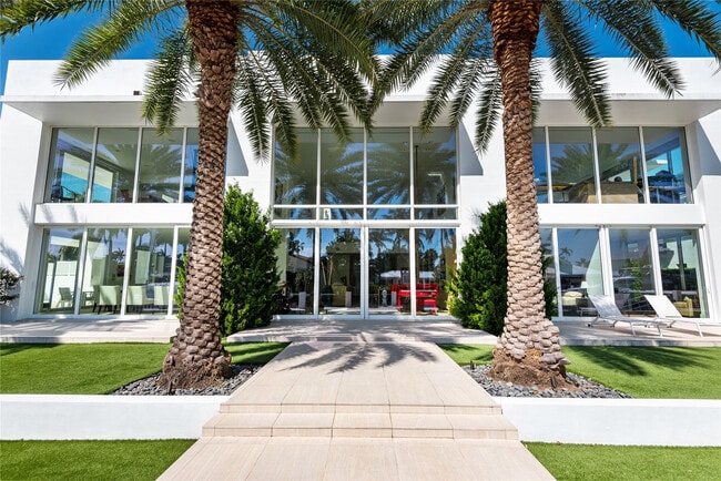 Building Photo - 500 Isle of Capri Dr
