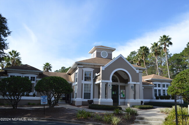 Building Photo - 10550 Baymeadows Rd