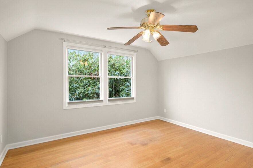 Building Photo - 3837 NE 17th Ave