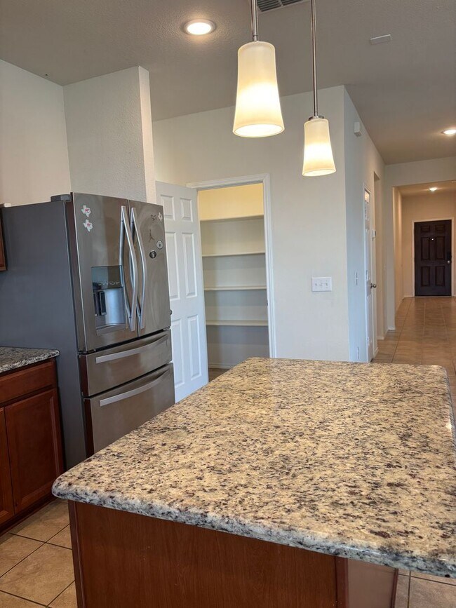 Building Photo - ? Beautiful 4-Bedroom Single-Story in Fort Worth