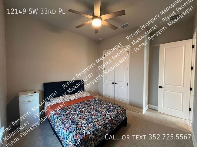 Building Photo - 12149 SW 33rd Pl