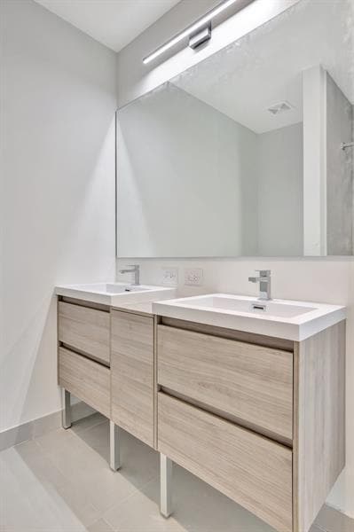 Building Photo - 4208 NE 7th Terrace