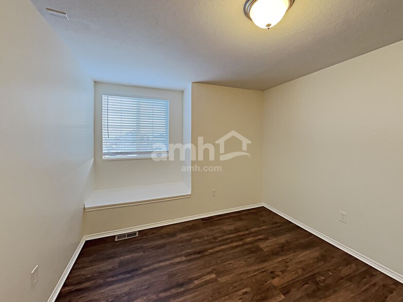 Building Photo - 5830 Impressions Dr