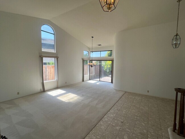 Building Photo - 4 Bedroom Home with 3- Car Garage in Hercules