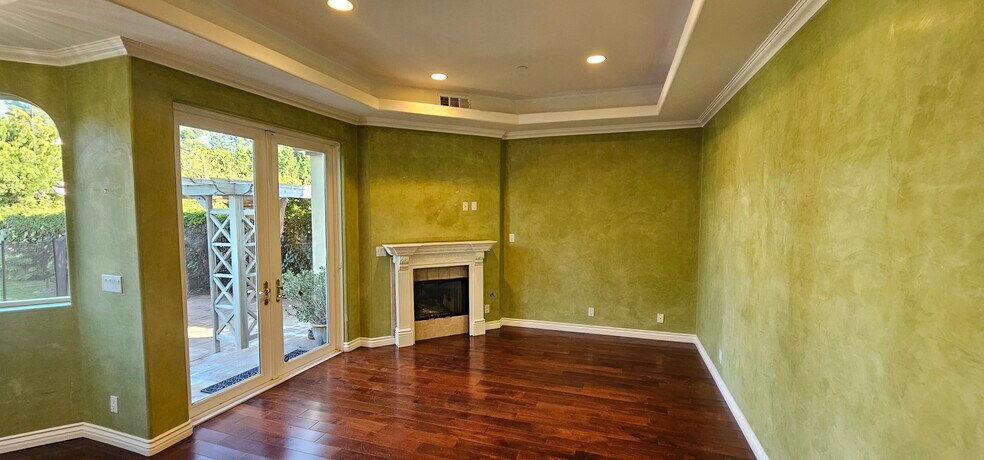 Building Photo - 406 N Fairview St