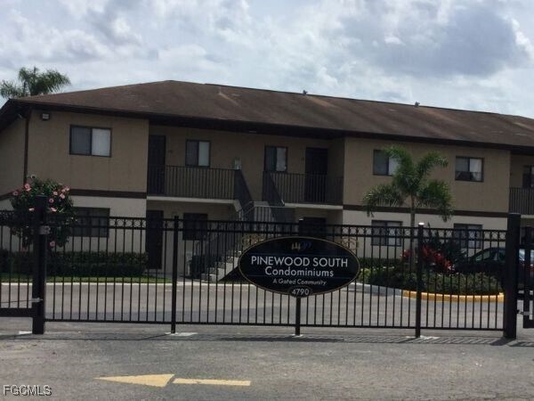 Building Photo - 4790 S Cleveland Ave