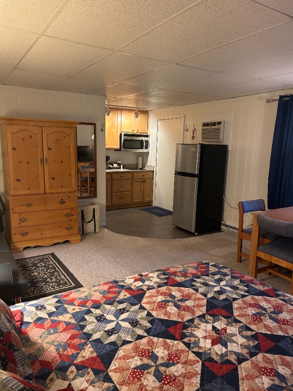 Building Photo - 5712 Shanty Creek Rd