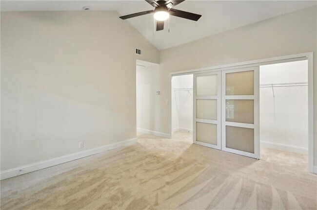 Building Photo - 545 Woodman Pl
