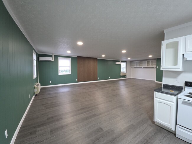 Building Photo - 105 Becky Dr