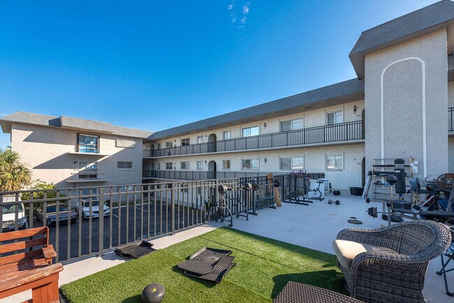 Building Photo - 1410 S Federal Hwy