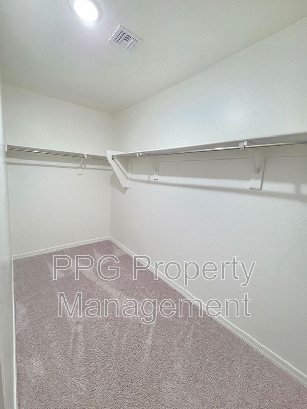 Building Photo - 20124 W Palo Verde Dr