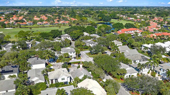 Building Photo - 15 Commodore Pl