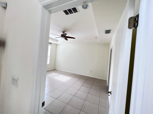 Building Photo - 416 Red Rose Ln