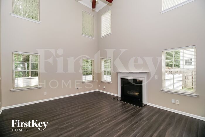 Building Photo - 12200 Palomar Dr