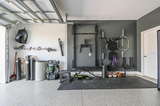 Building Photo - 9571 Little Bluestem Dr