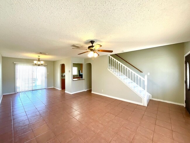 Building Photo - *MOVE IN SPECIAL*  3BD/2.5BA Dover Ridge Home Near 1604 – No Carpet, Fenced Yard & Covered Patio!