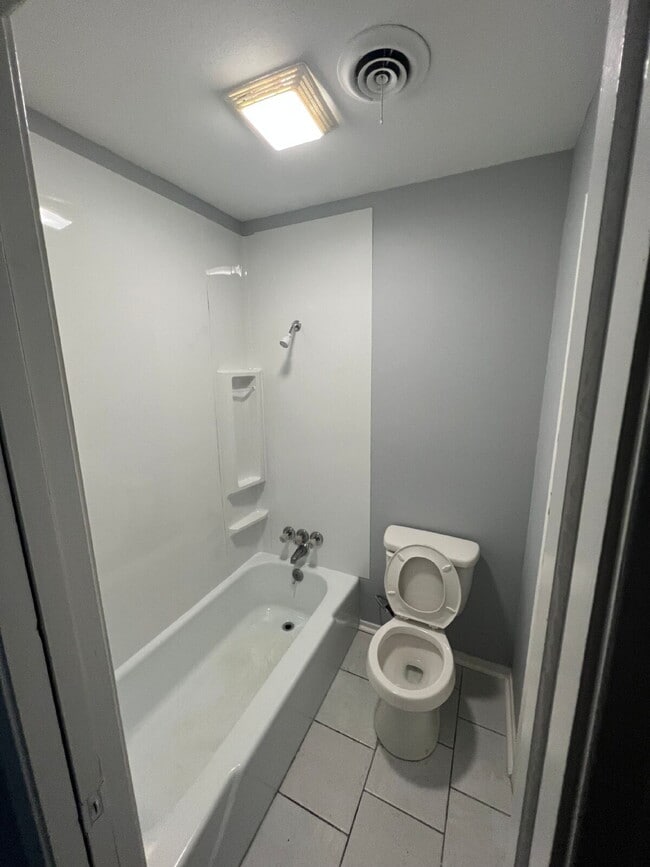 Building Photo - 3307 Kingsbury St