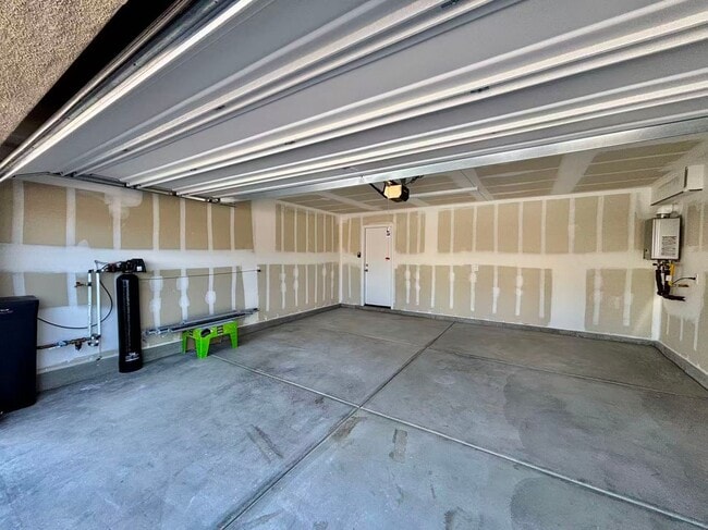 Building Photo - Brand New 4BR + Loft | 2-Car Garage