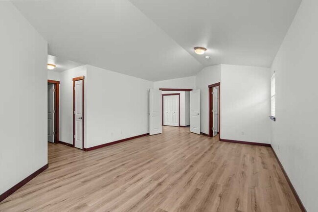 Building Photo - 18410 42nd Ave SE