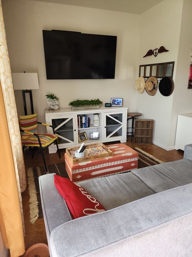 Building Photo - Affordable & Charming 1 bed and 1 bath includes, trash, water and  lawn care!