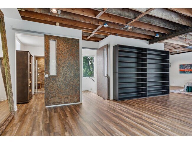 Building Photo - 1290 Snelling Ave N