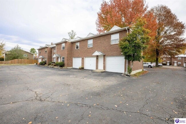 Building Photo - 113 College Street Rd