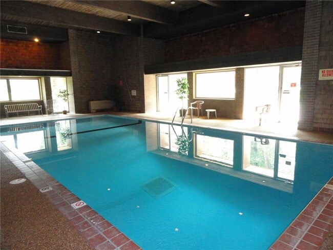 Building Photo - 2800 Hamline Ave N