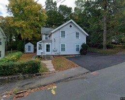 Building Photo - 11 Hammond St