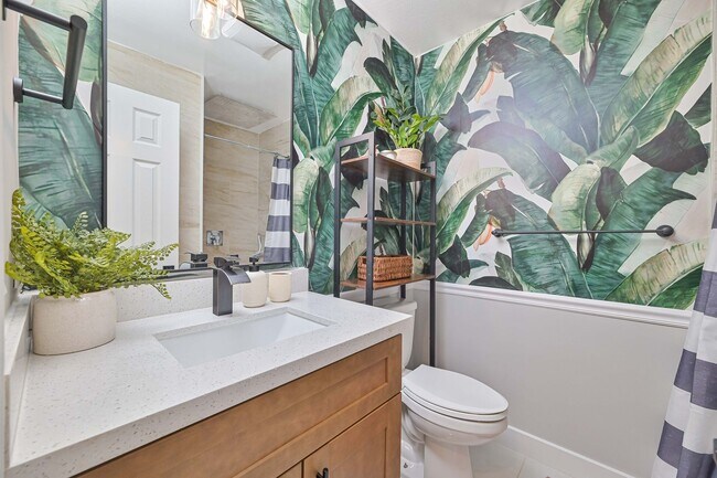 Building Photo - 6386 Royal Woods Dr