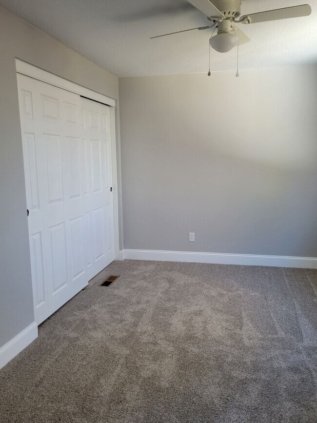 Building Photo - Beautiful Remodeled 4 Bedroom in Sparks
