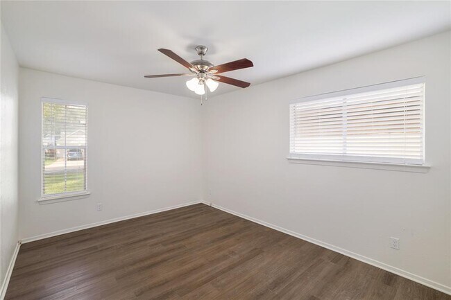 Building Photo - 4104 Harcourt Dr
