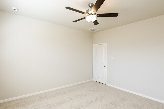 Building Photo - 420 Mustang Trot Dr