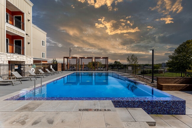 Building Photo - Bridges at Cameron