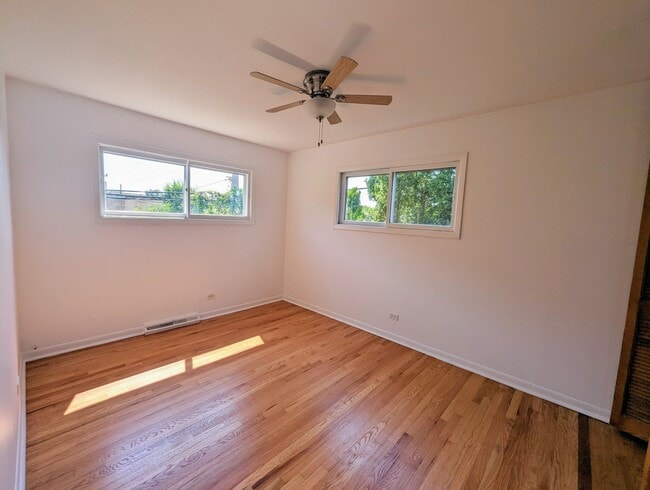 Building Photo - 8557 N National Ave