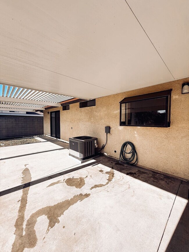 Building Photo - 6152 Orange Ave